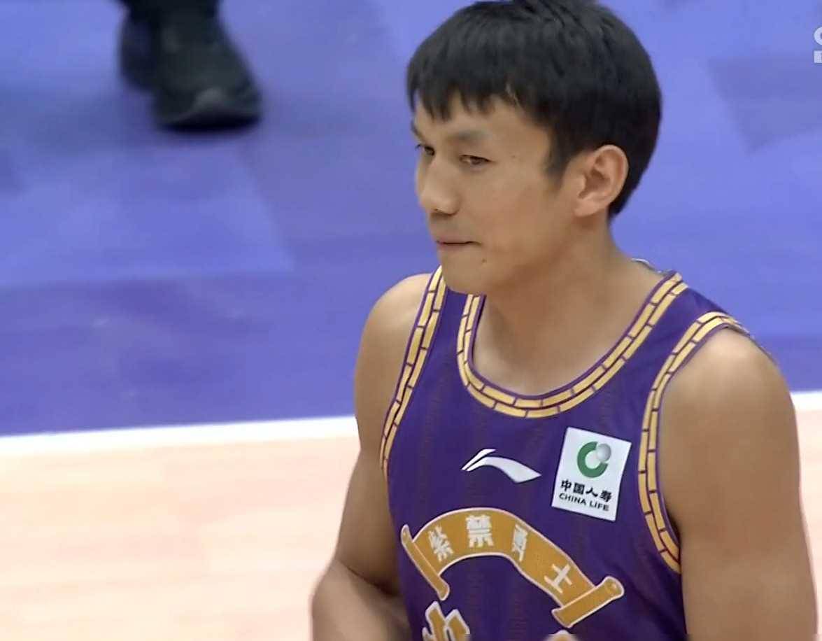 九游娱乐-老将球员再次崭露头角，为球队贡献全面助力的简单介绍